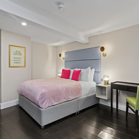 London'S Boutique Studio Экстерьер фото