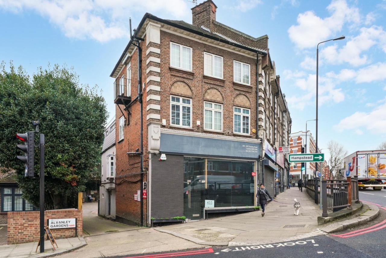 London'S Boutique Studio Экстерьер фото